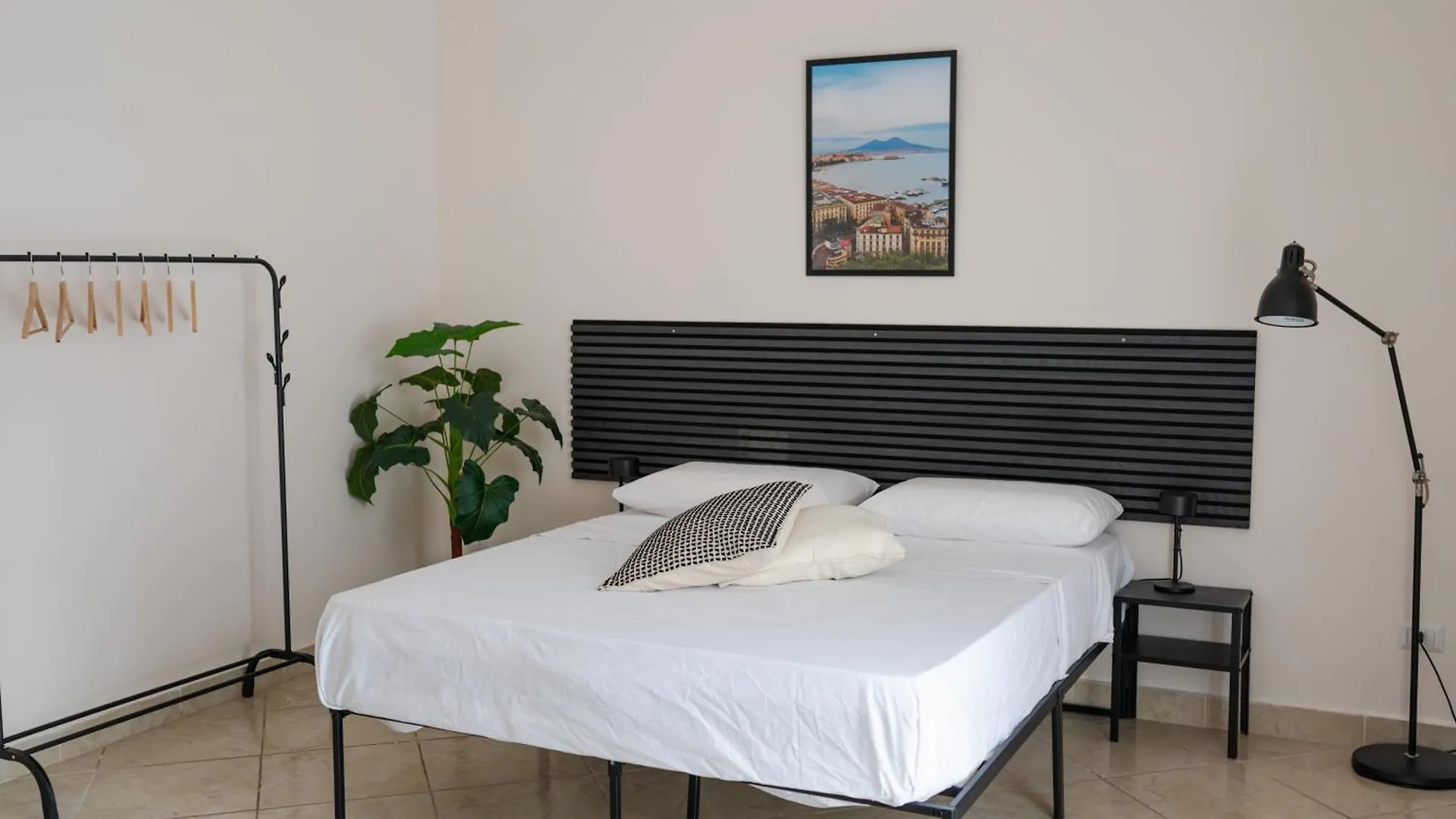 Cozy Core Residence Napoli 0*, Naples