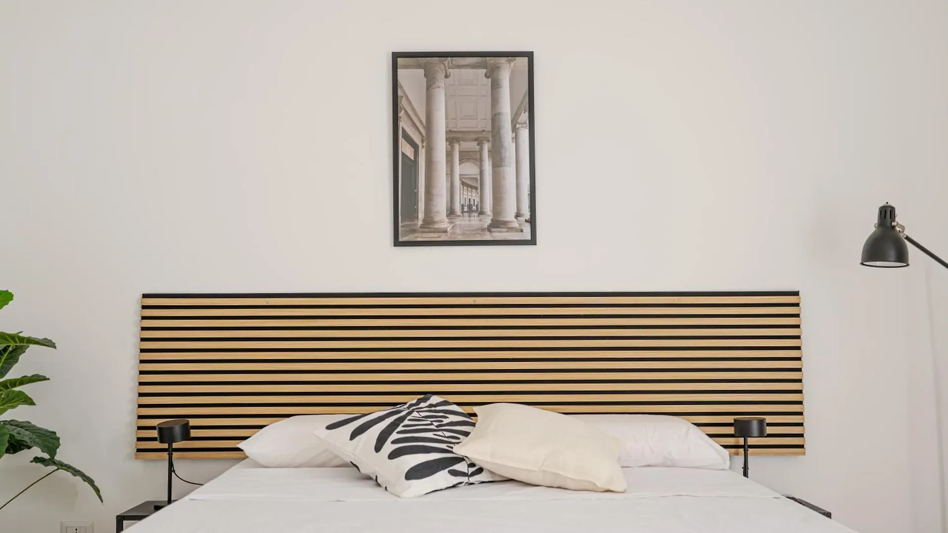 Cozy Core Residence Napoli contacts